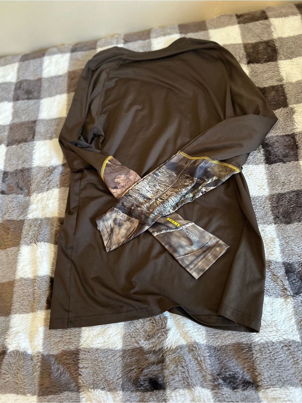 Long-Sleeve Performance Top in Dark Brown with Camouflage Sleeve Panels